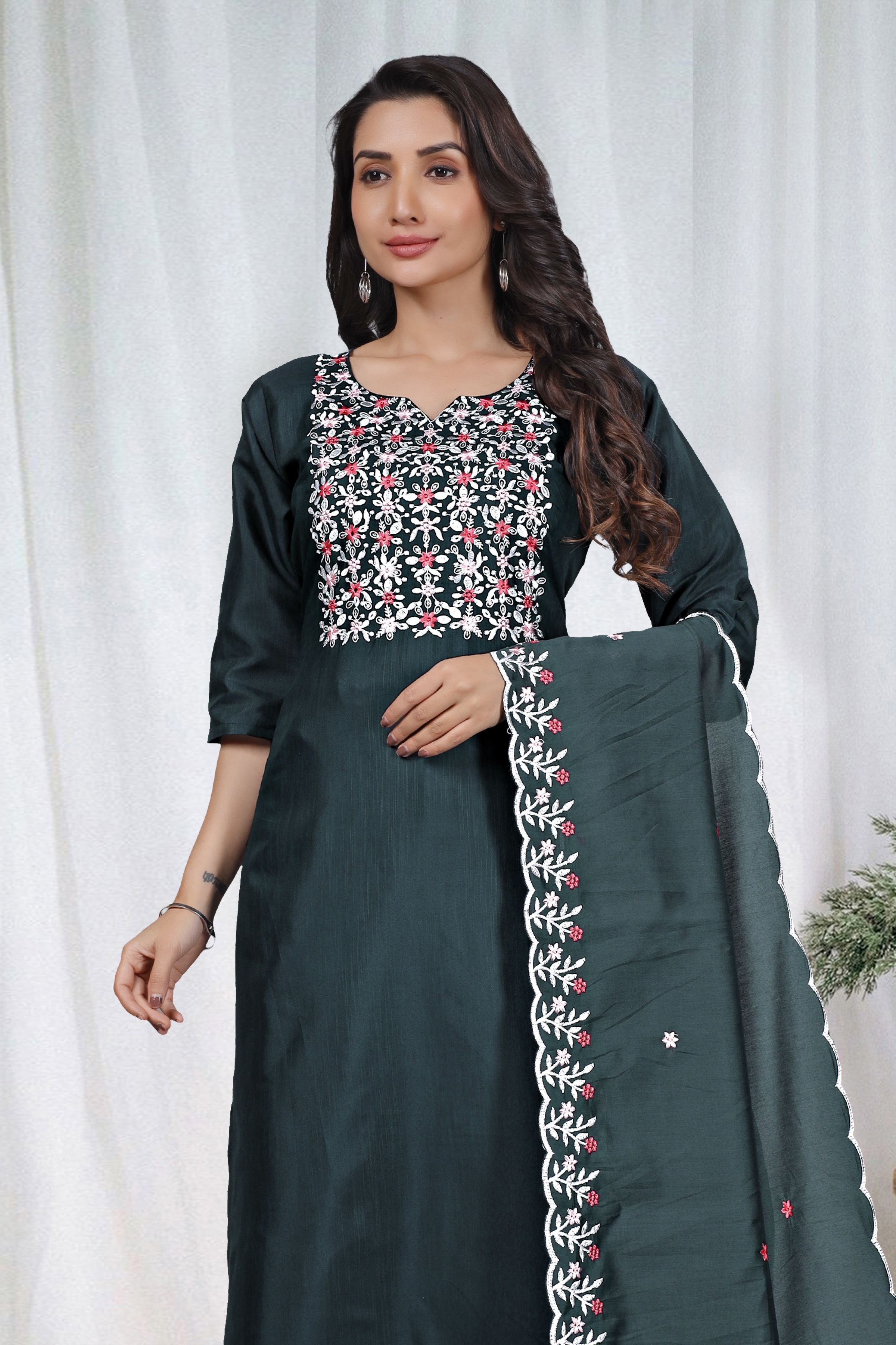 MY Fashion Premium Floral Embroidered Kurti Pant & Chanderi Dupatta Set � DCVK-02
