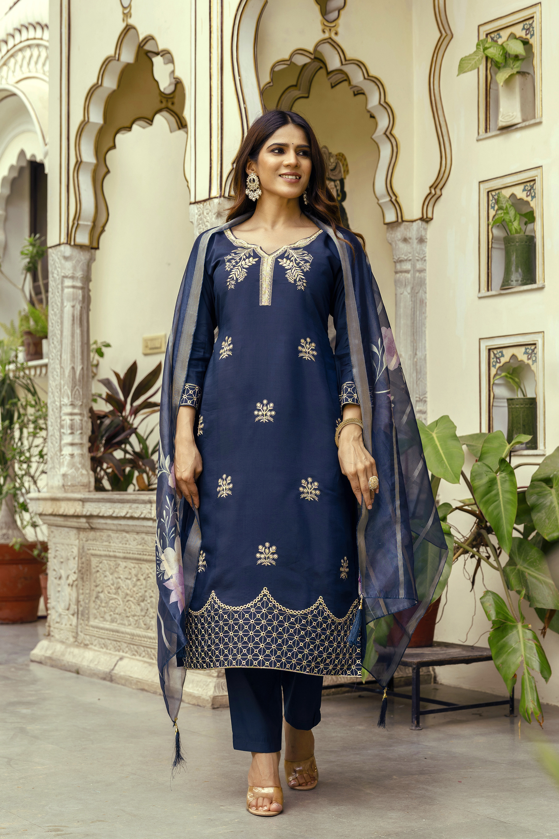 MY Fashion Premium Embroidered Viscose Chanderi Kurti Pant & Jacquard Organza Dupatta Set � HR-30