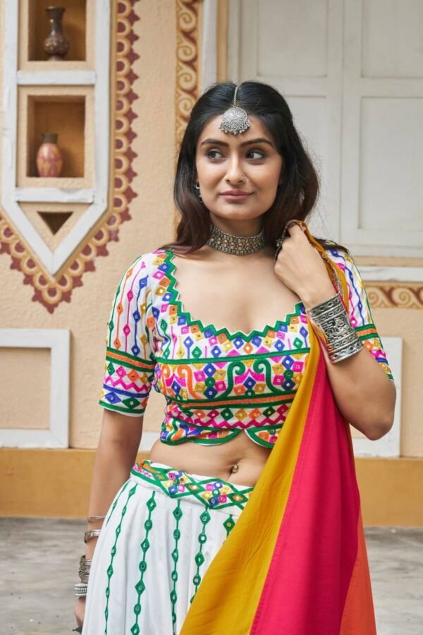 Elegant-White-Lehenga-Choli-1.jpg Elegant White Lehenga Choli 2025