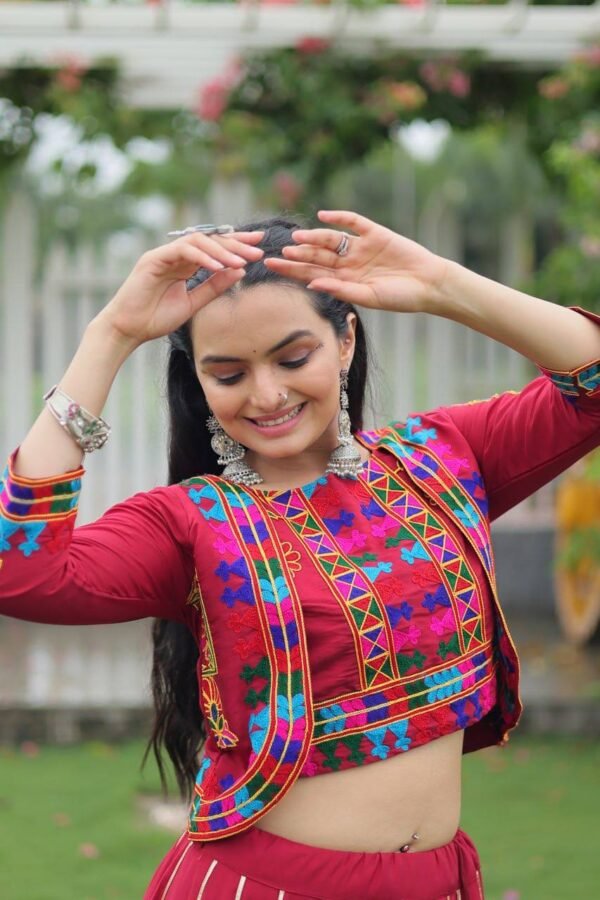 Kutchi Work Lehenga Choli (15) Kutchi Work Lehenga Choli – 8M Flair | Full-Stitched | Navratri Special 2025 - Image 9