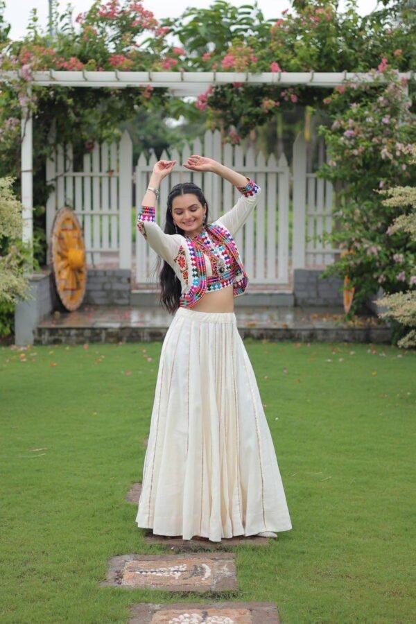 Kutchi Work Lehenga Choli (28) Kutchi Work Lehenga Choli – 8M Flair | Full-Stitched | Navratri Special 2025 - Image 5