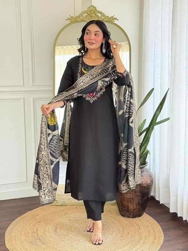 Black Kurti with Pant Dupatta6 Black Kurti with Pant Dupatta – Roman Silk Embroidered Set for Women| My Fashion - Image 6